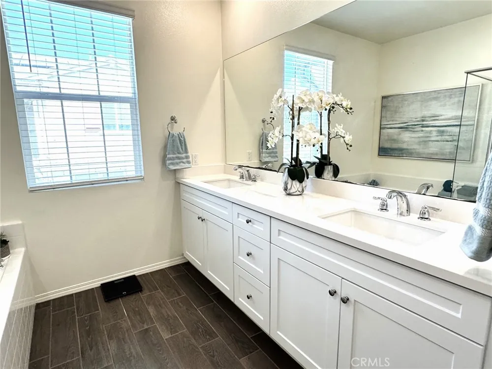 7120 Vernazza Eastvale, CA 92880