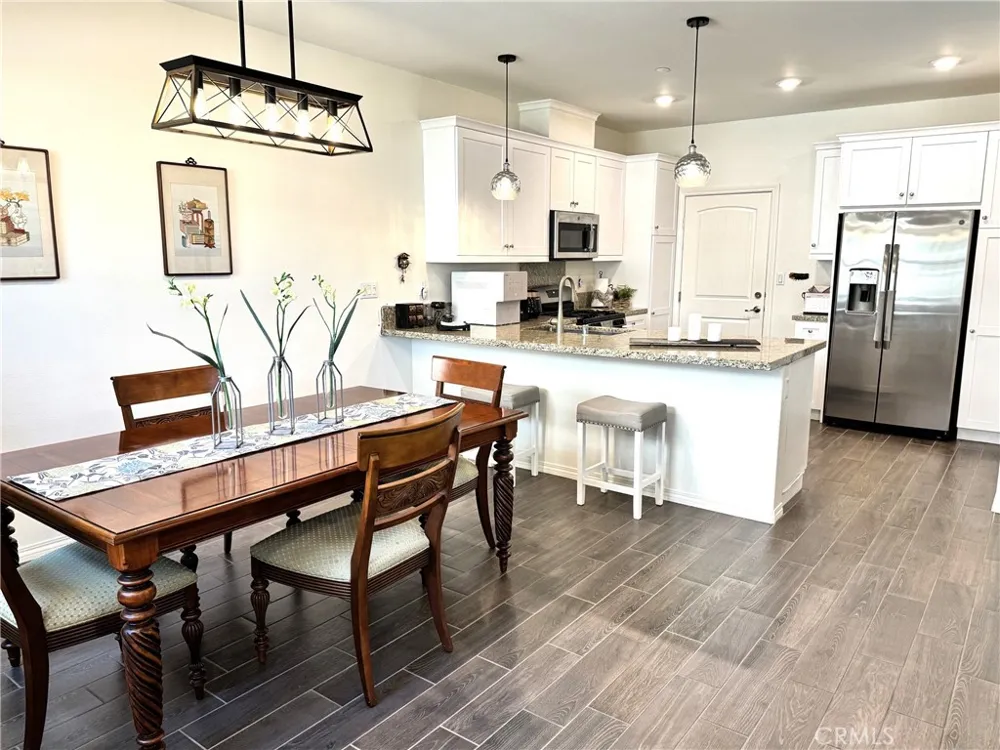 7120 Vernazza Eastvale, CA 92880