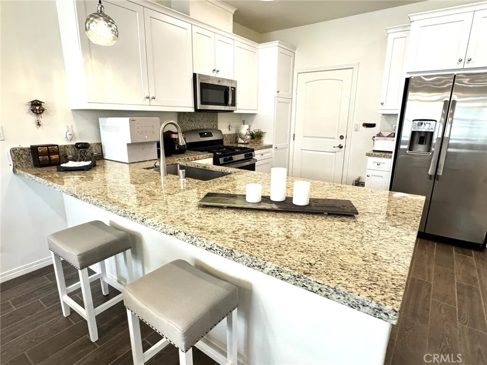 7120 Vernazza Eastvale, CA 92880