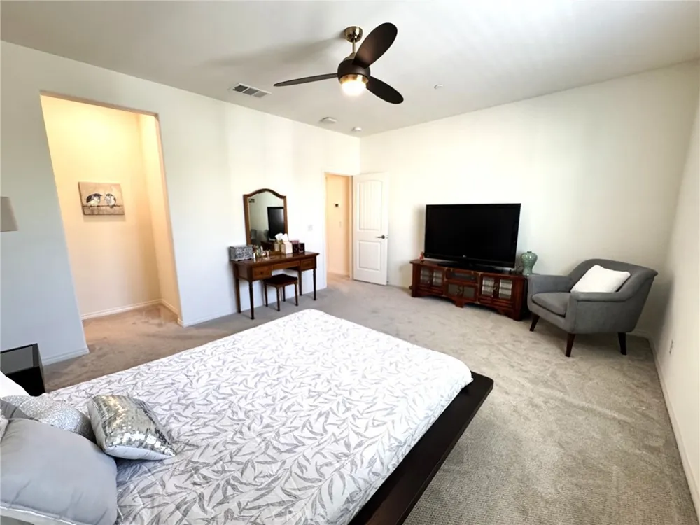 7120 Vernazza Eastvale, CA 92880