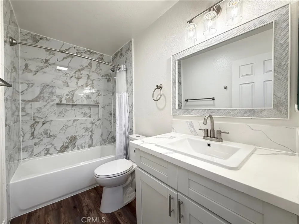 14030 McClure Avenue #201 Paramount, CA 90723