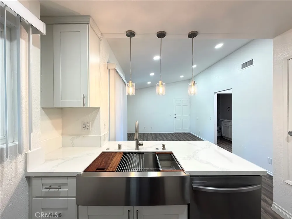 14030 McClure Avenue #201 Paramount, CA 90723
