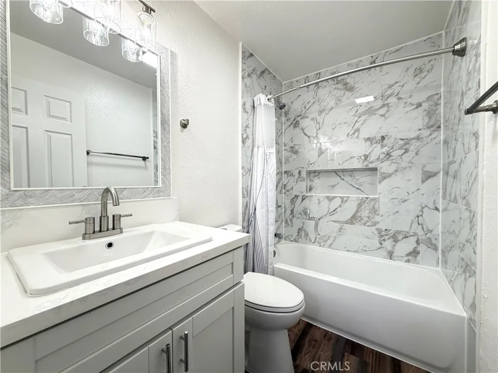 14030 McClure Avenue #201 Paramount, CA 90723