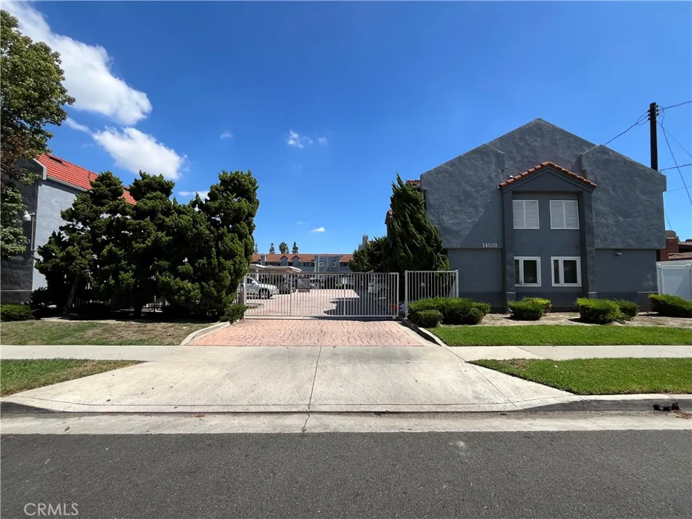 14030 McClure Avenue #201 Paramount, CA 90723