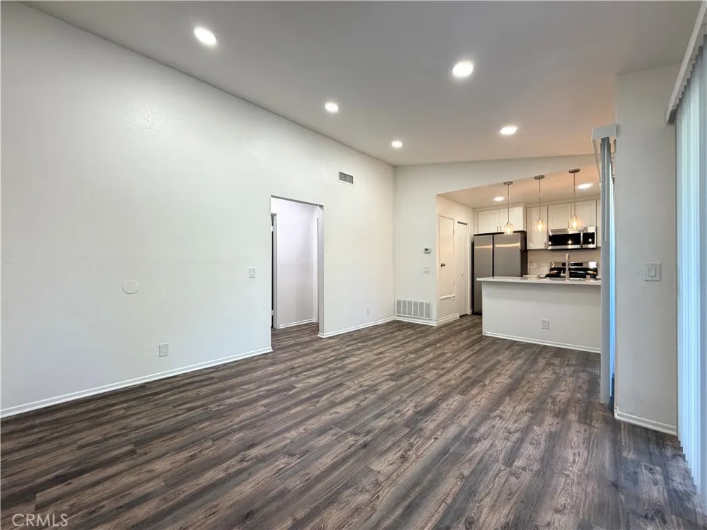 14030 McClure Avenue #201 Paramount, CA 90723