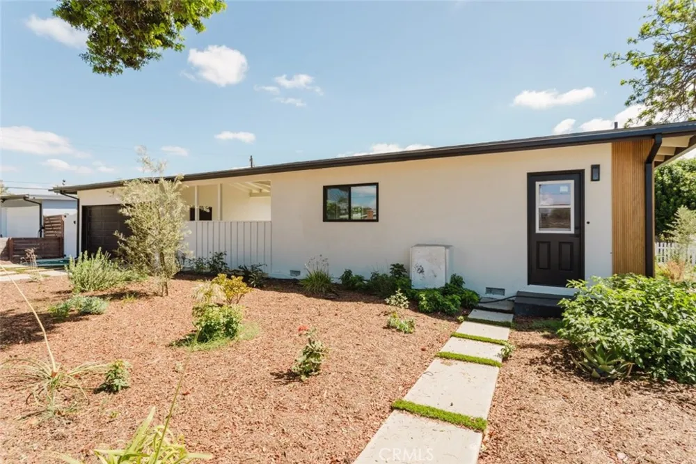 6021 E Oakbrook Street Long Beach, CA 90815