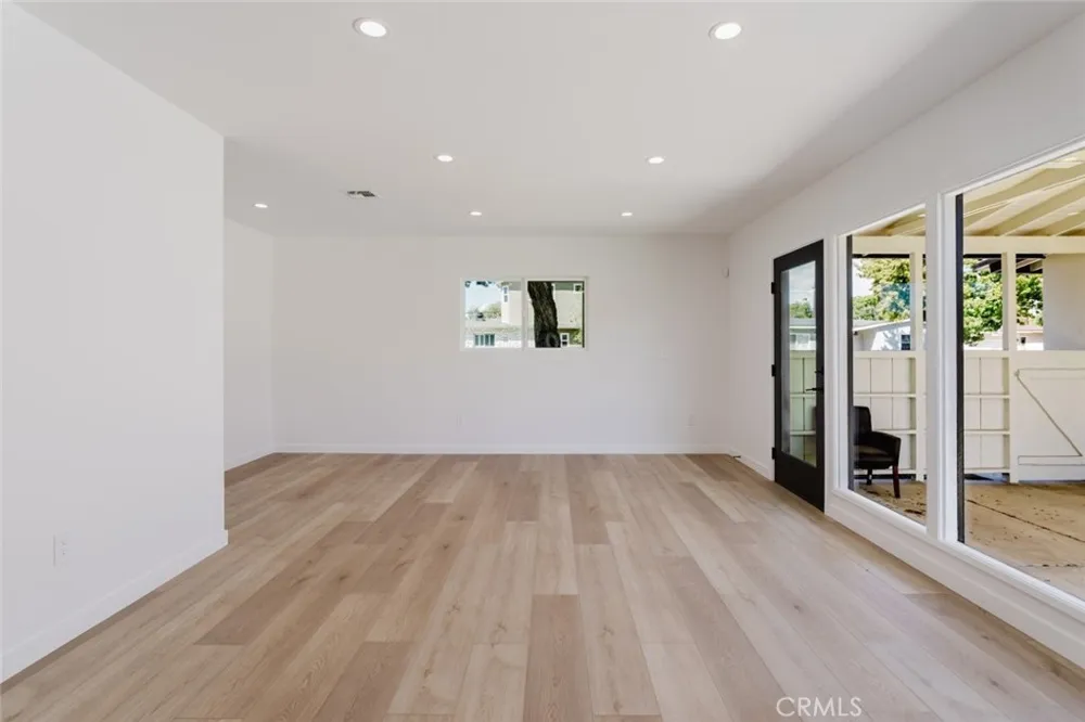 6021 E Oakbrook Street Long Beach, CA 90815