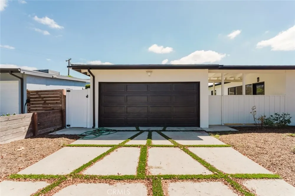 6021 E Oakbrook Street Long Beach, CA 90815