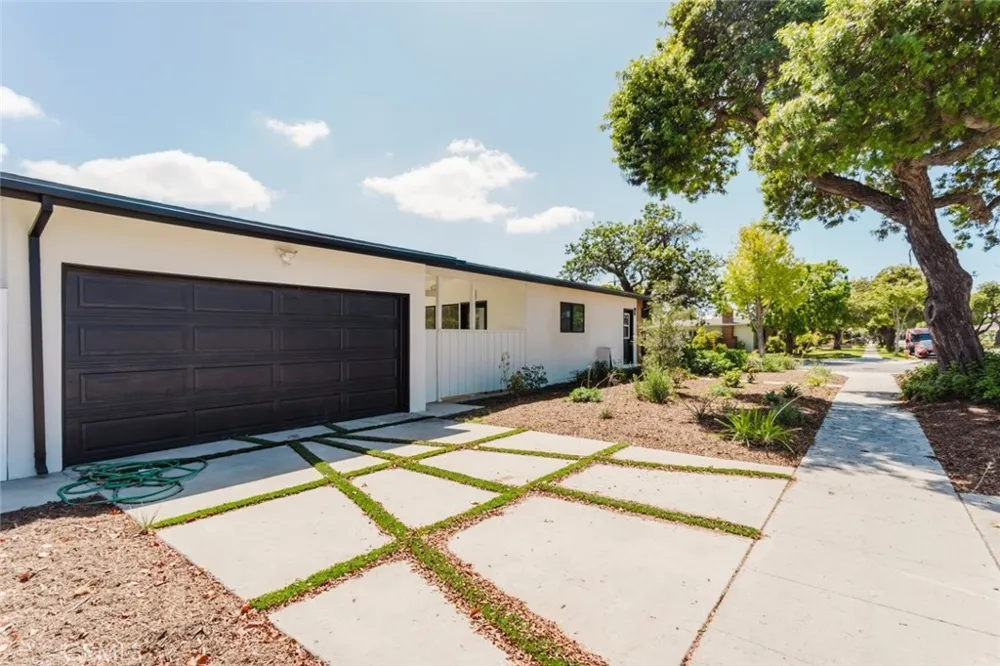 6021 E Oakbrook Street Long Beach, CA 90815