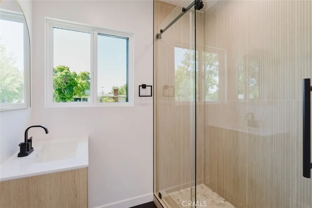 6021 E Oakbrook Street Long Beach, CA 90815