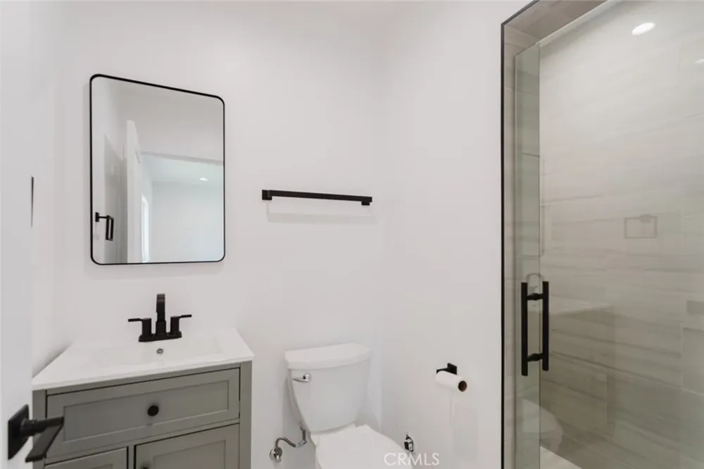 6021 E Oakbrook Street Long Beach, CA 90815