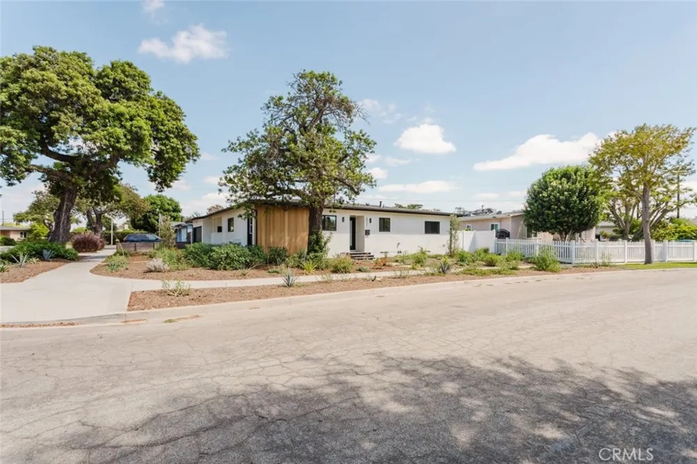 6021 E Oakbrook Street Long Beach, CA 90815