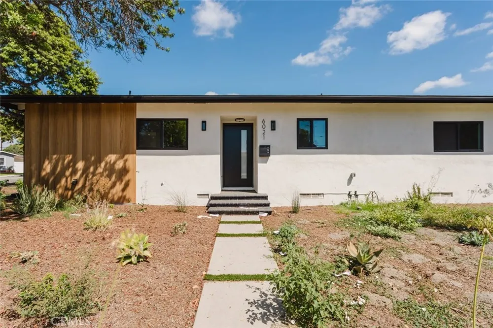 6021 E Oakbrook Street Long Beach, CA 90815