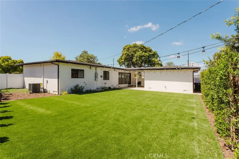 6021 E Oakbrook Street Long Beach, CA 90815