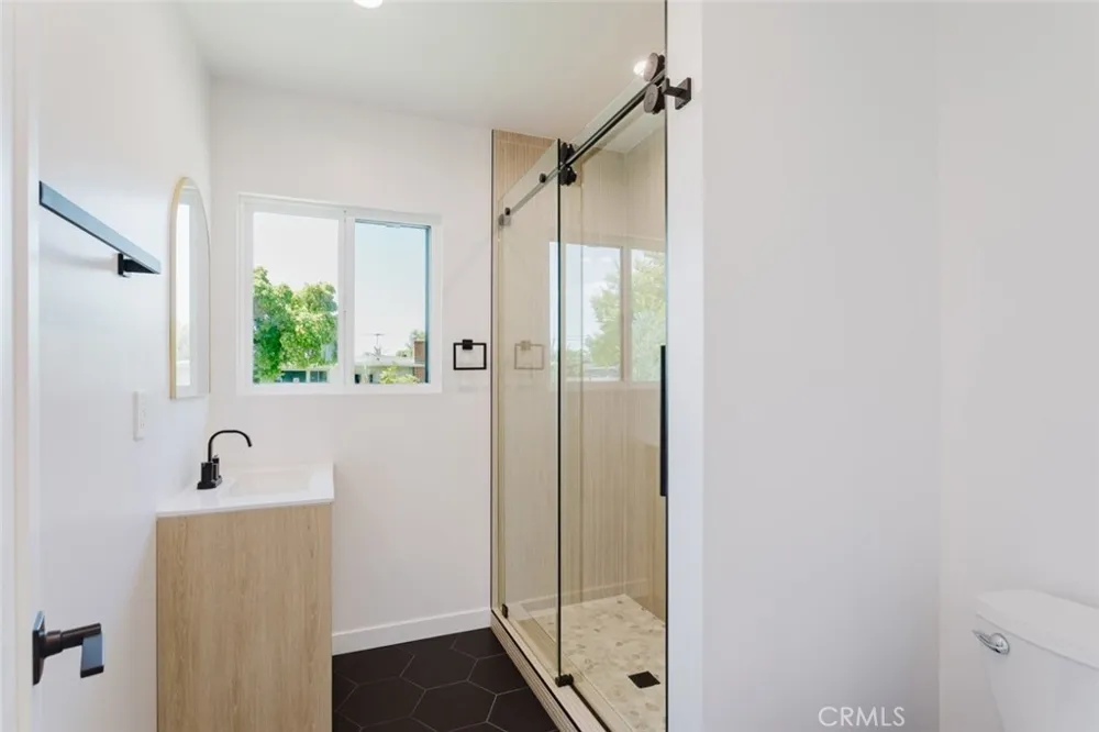 6021 E Oakbrook Street Long Beach, CA 90815