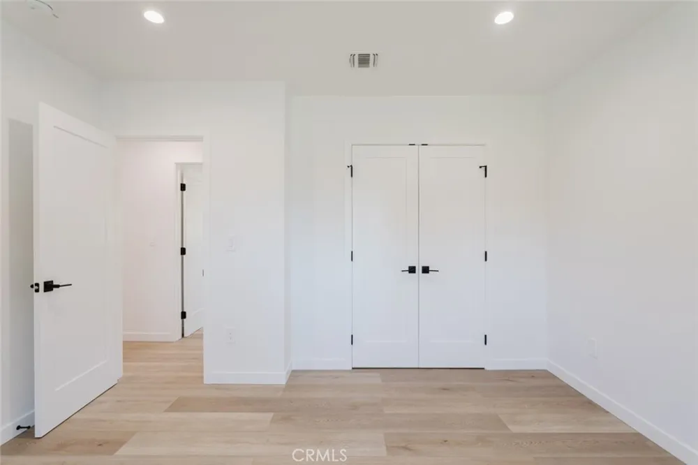 6021 E Oakbrook Street Long Beach, CA 90815