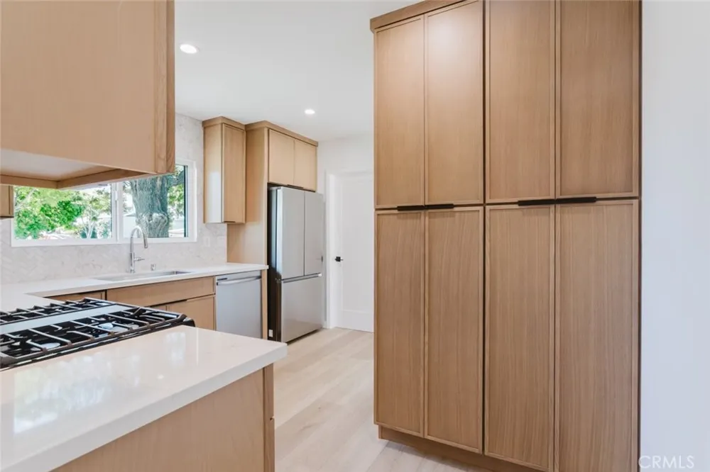 6021 E Oakbrook Street Long Beach, CA 90815