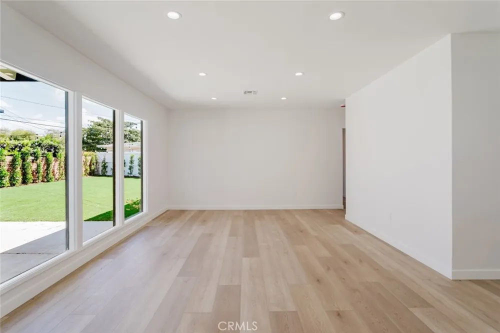 6021 E Oakbrook Street Long Beach, CA 90815