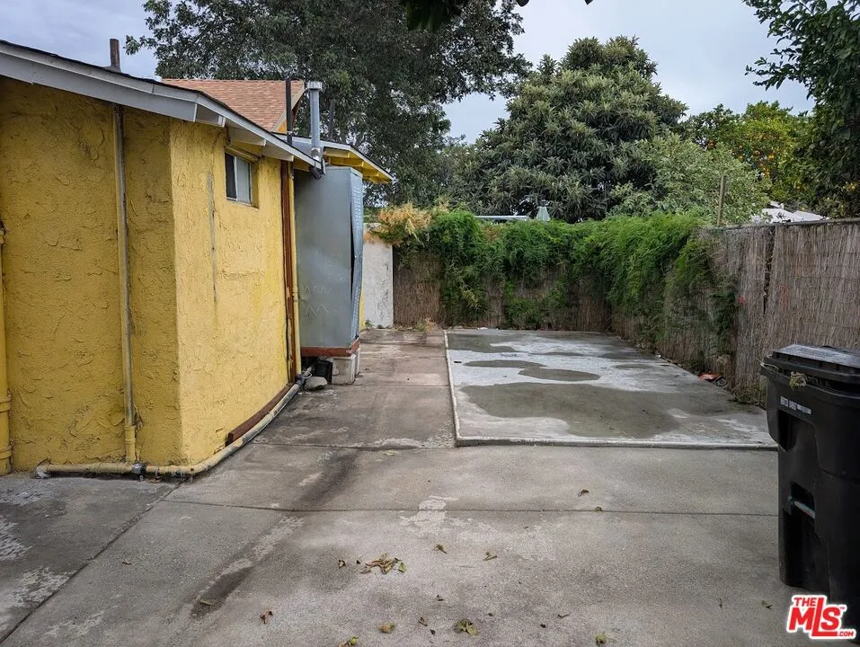 1654 E 32nd Street Los Angeles, CA 90011