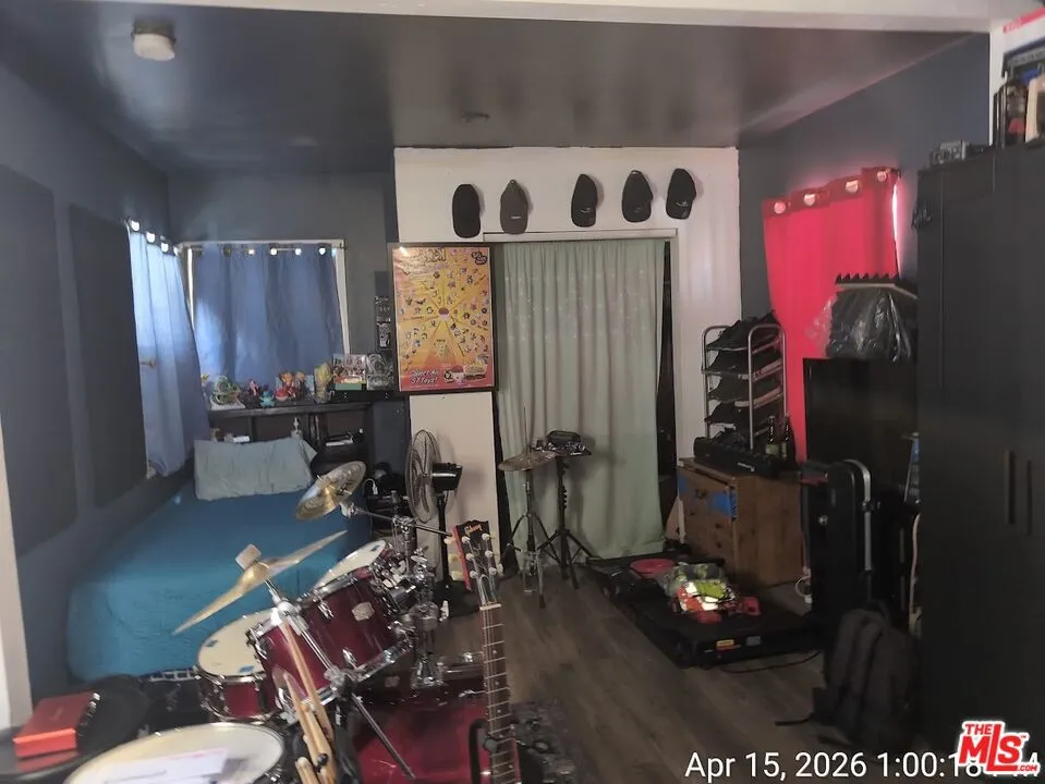 1654 E 32nd Street Los Angeles, CA 90011