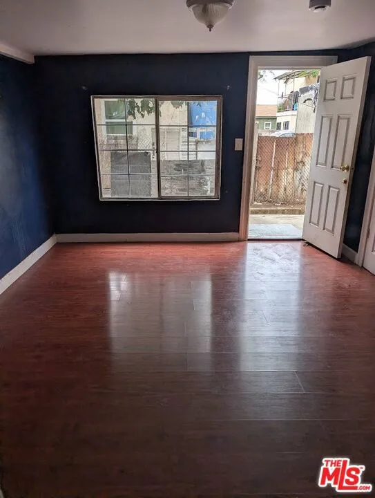 1654 E 32nd Street Los Angeles, CA 90011