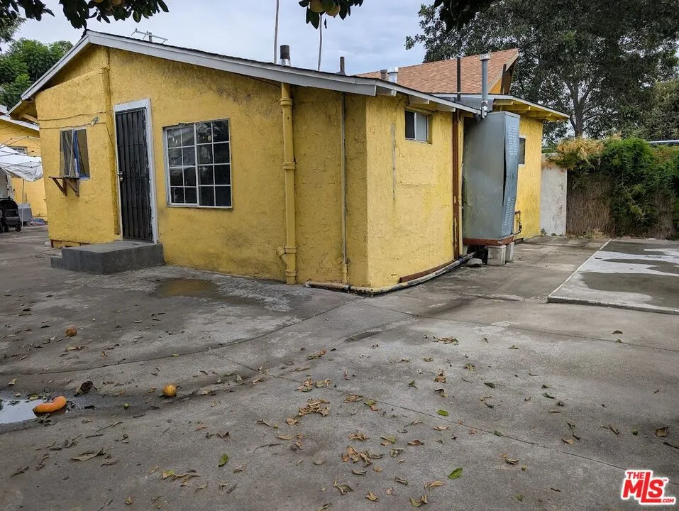 1654 E 32nd Street Los Angeles, CA 90011