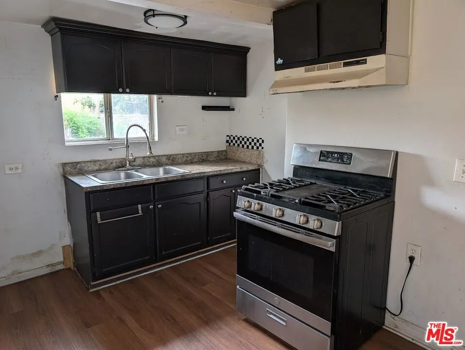 1654 E 32nd Street Los Angeles, CA 90011