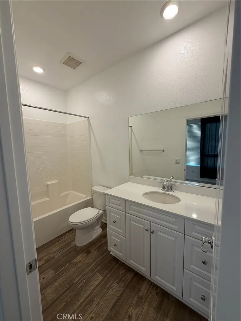 8013 Olive Lane Downey, CA 90241