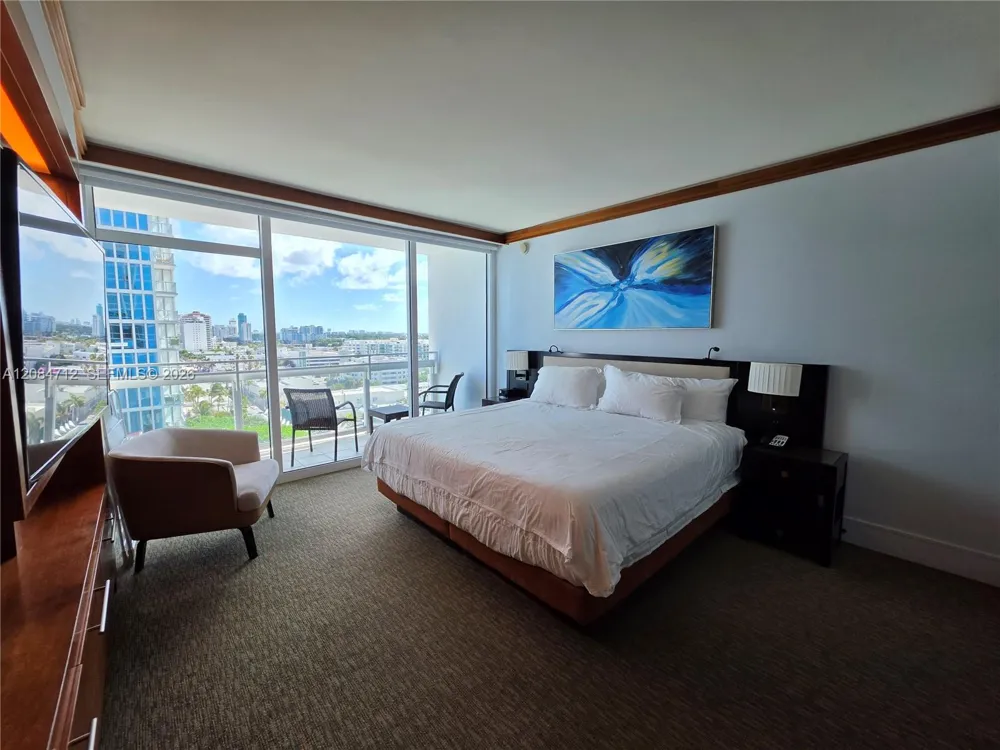 6801 Collins Ave #1014 Legal 1004 Door Miami Beach, FL 33141