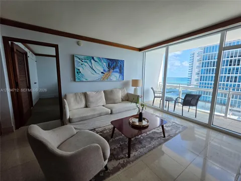 6801 Collins Ave #1014 Legal 1004 Door