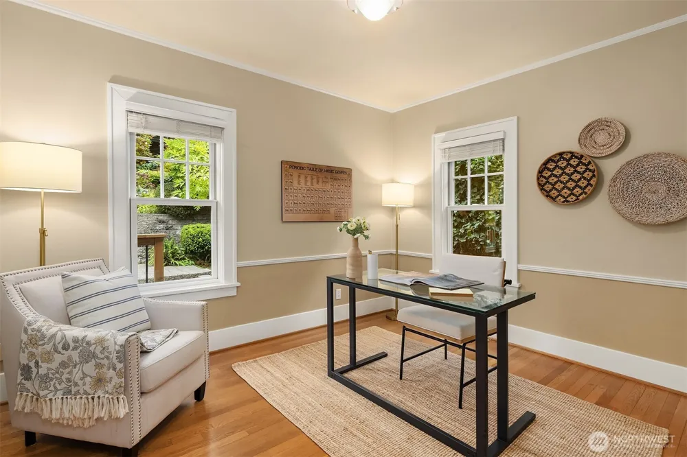 863 E Gwinn Place Seattle, WA 98102
