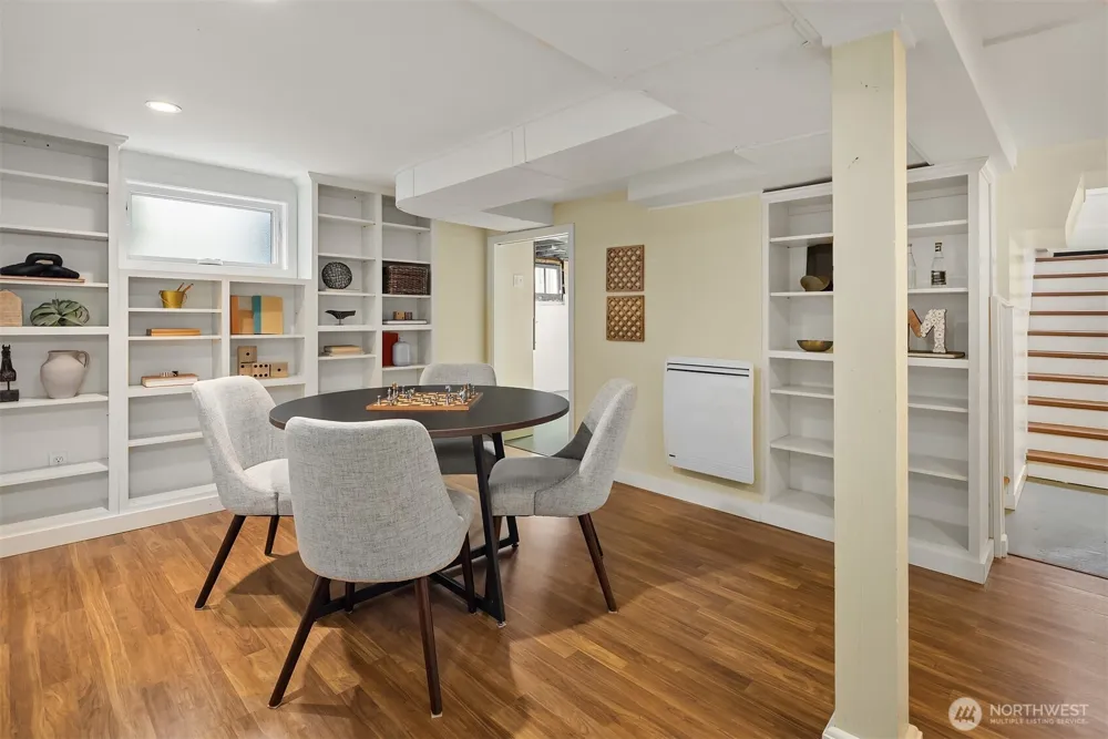 863 E Gwinn Place Seattle, WA 98102