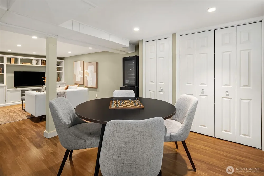 863 E Gwinn Place Seattle, WA 98102