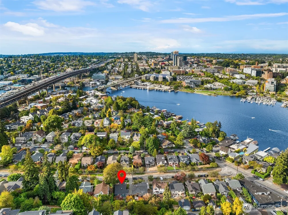 863 E Gwinn Place Seattle, WA 98102