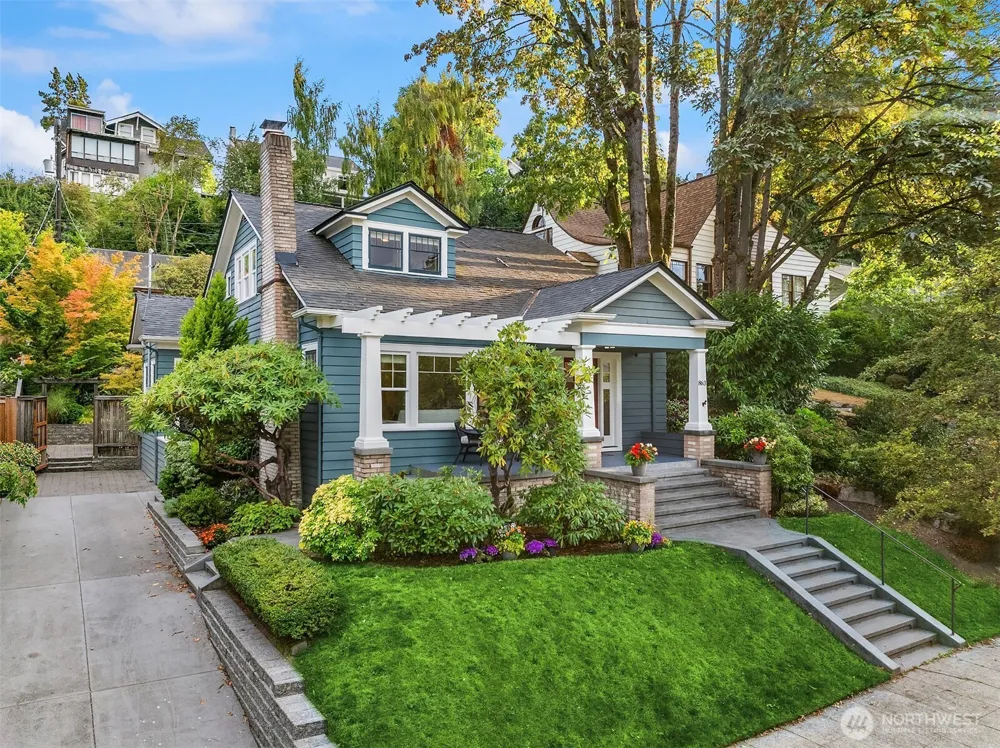 863 E Gwinn Place Seattle, WA 98102