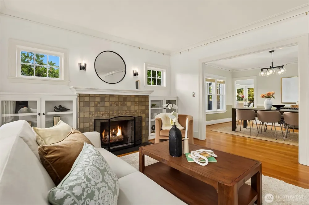 863 E Gwinn Place Seattle, WA 98102