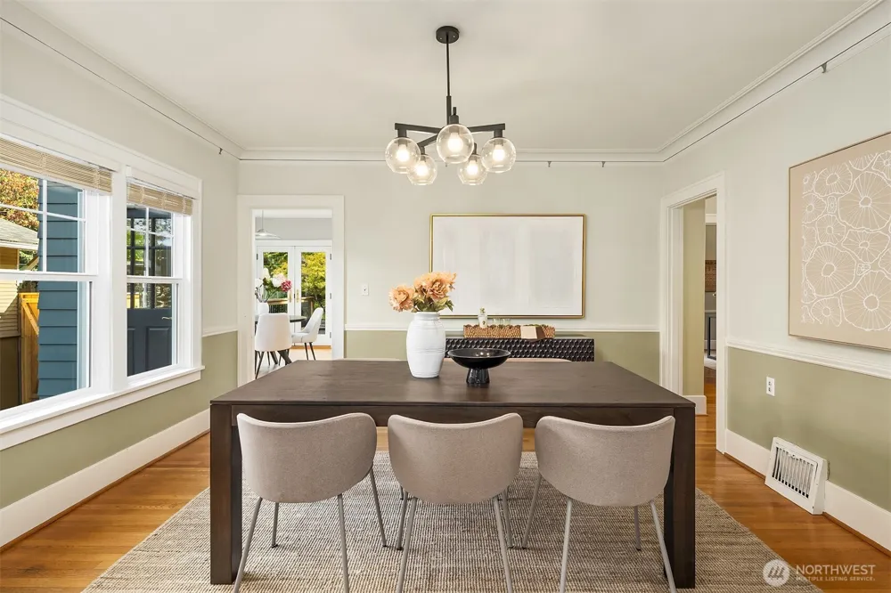 863 E Gwinn Place Seattle, WA 98102