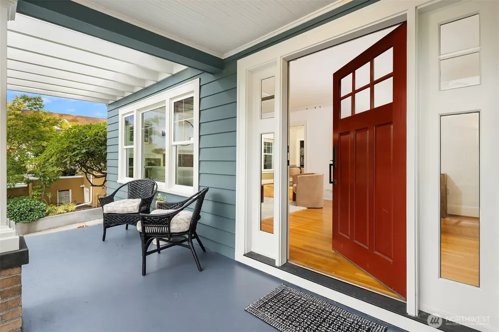 863 E Gwinn Place Seattle, WA 98102