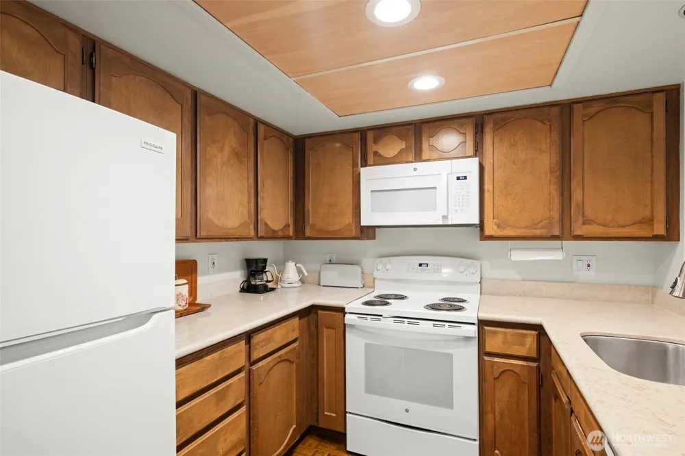 401 100th Avenue NE #213 Bellevue, WA 98004