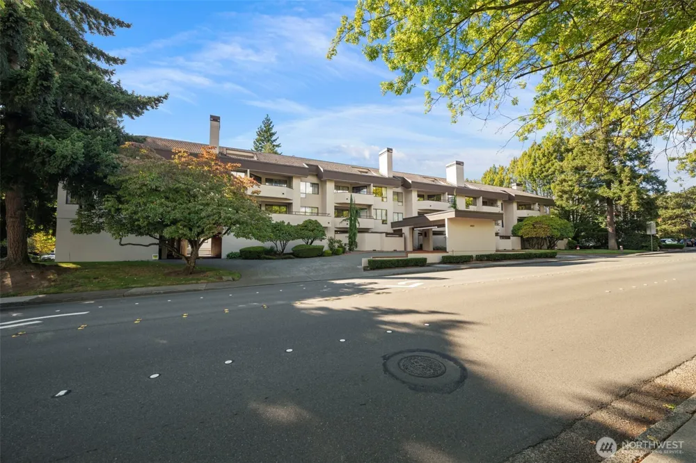 401 100th Avenue NE #213 Bellevue, WA 98004