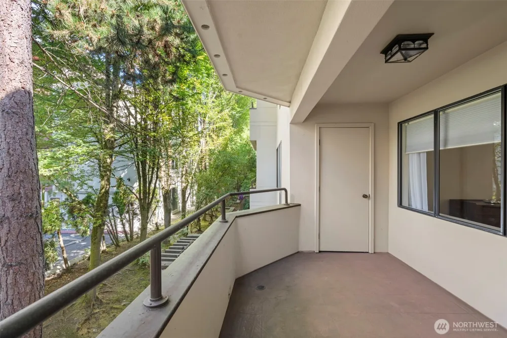 401 100th Avenue NE #213 Bellevue, WA 98004