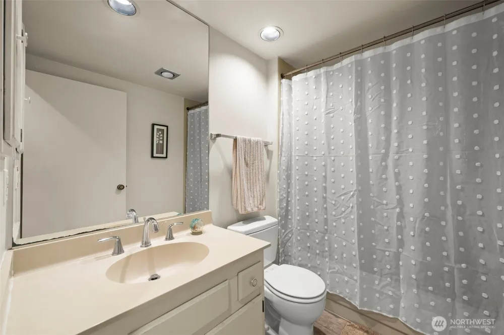 401 100th Avenue NE #213 Bellevue, WA 98004