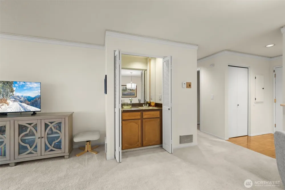 401 100th Avenue NE #213 Bellevue, WA 98004