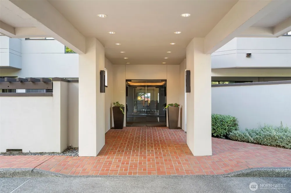 401 100th Avenue NE #213 Bellevue, WA 98004