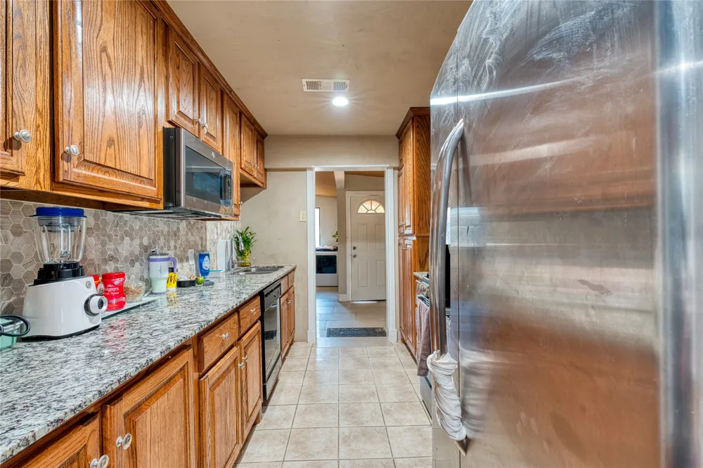 813 Iowa Street Irving, TX 75060
