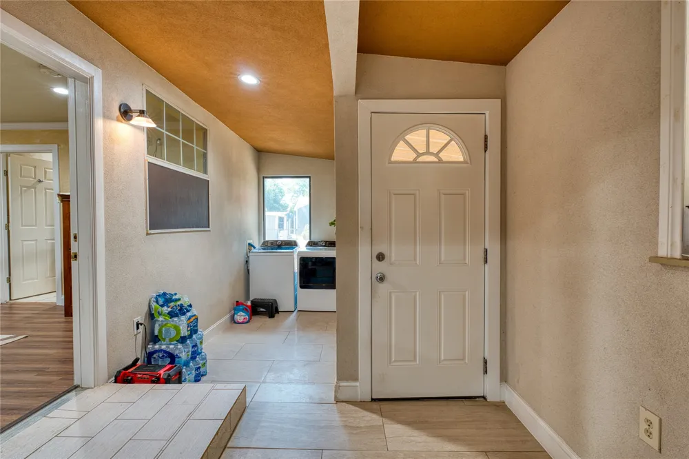 813 Iowa Street Irving, TX 75060