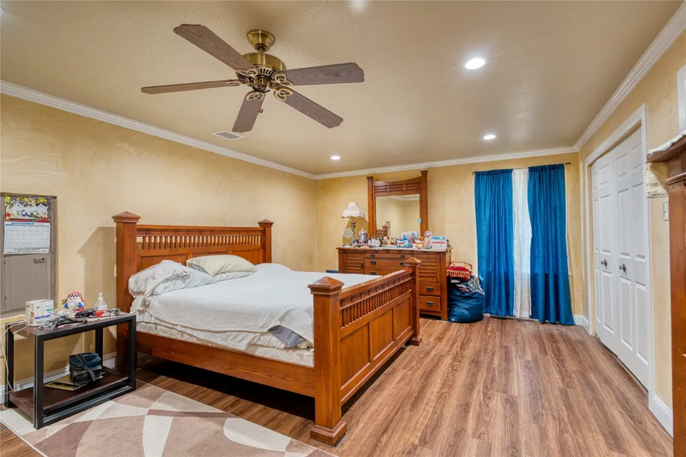 813 Iowa Street Irving, TX 75060