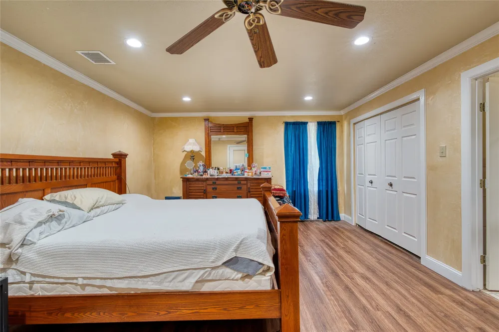 813 Iowa Street Irving, TX 75060
