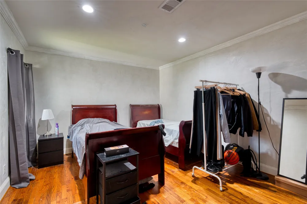 813 Iowa Street Irving, TX 75060