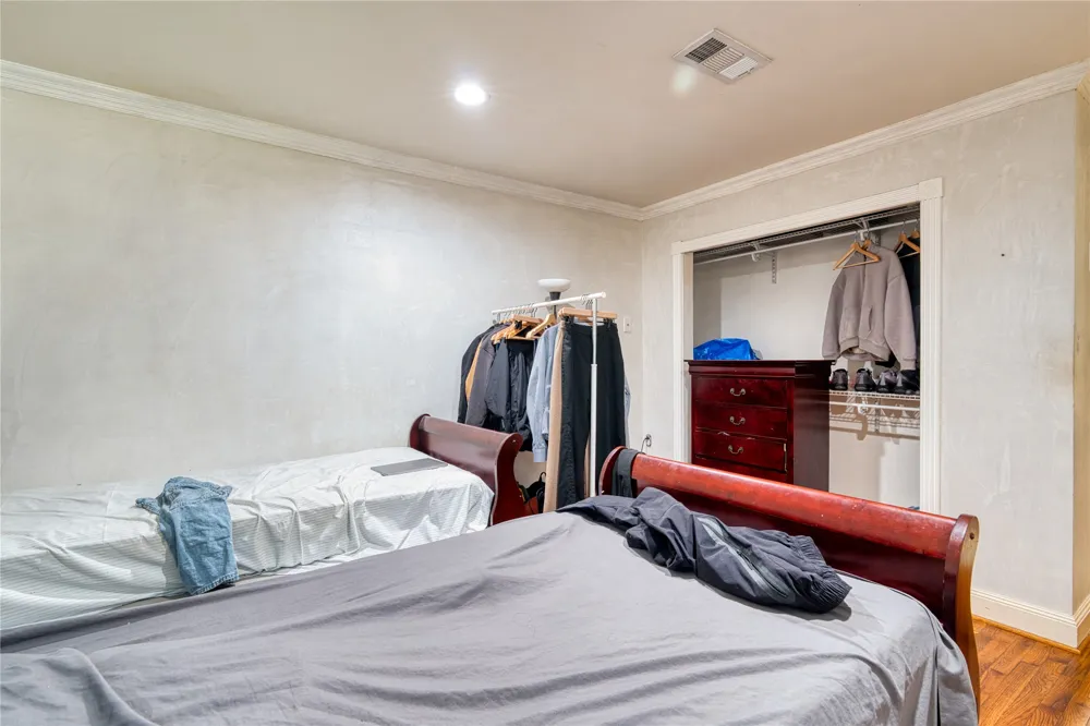 813 Iowa Street Irving, TX 75060